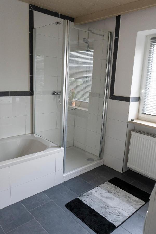 Ferienwohnung Hertreiter In Dingolfing 110Qm Exterior photo